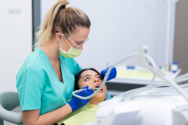 Best Emergency Tooth Extraction in Sand Lake, MI